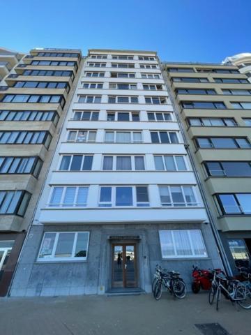 By Juliz - Location At The & In Center! Apartment *